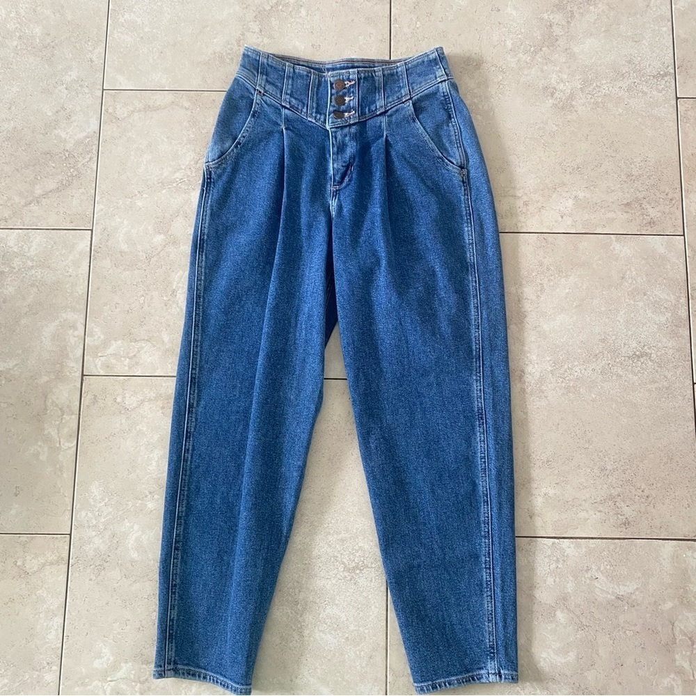 Hollister ultra high‎ rise 80’s mom jean Denim Pants